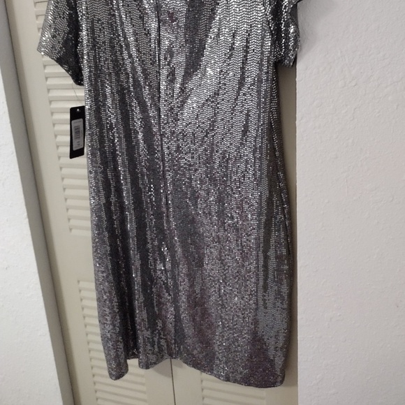 Bebe Shiny Mirror Dress in Color Pewter Size 1X - NWT - Knee Length - Picture 4 of 4